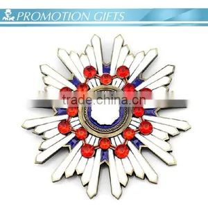 Decorative Artifacts Flower Pin Badge thumbnail-1