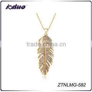 Free Shipping Fashion Crystal Leaf Pendant Necklace thumbnail-1