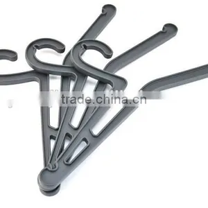 Wholesale Stock 3pcs in One Pack Plastic Clothes Protect Collar Hanger thumbnail-2