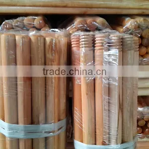 Varnished Wooden Broom Handle With Size of 120*2.2cm thumbnail-2