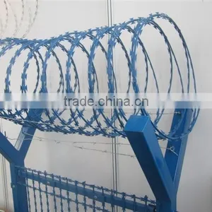 Low Price Concertina Spiral Cheap Razor Barbed Wires thumbnail-4