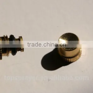 2L Garden Sprayer Plastic Pump Sprayer thumbnail-4