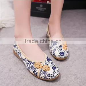 Zm50241b New Style Wholesale Women Shoes Embroidery Flat Cloth Shoe thumbnail-6