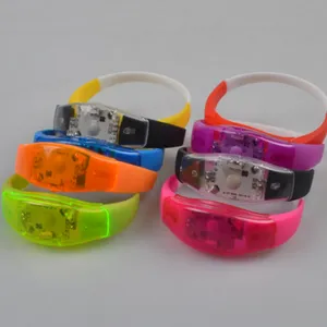 Remote Controlled Flashing Led Snap Bracelets thumbnail-3