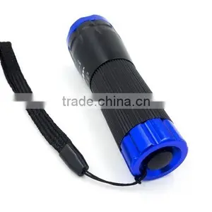 Battery Opertated Zoom Torch Flashlight thumbnail-3