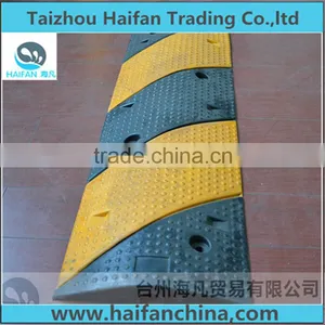 Traffic Road Reflective Rubber Speed Hump/ Black and Yellow Removable Rubber Speed Humps /road Speed Hump for Crossing thumbnail-1