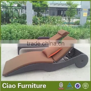 Modern Design Outdoor Furniture Synthetic Rattan Chaise Lounge With Wheel thumbnail-2
