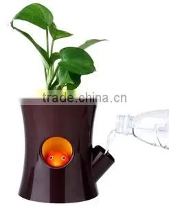 LOG & SQUIRREL AUTO FLOWER POT thumbnail-1