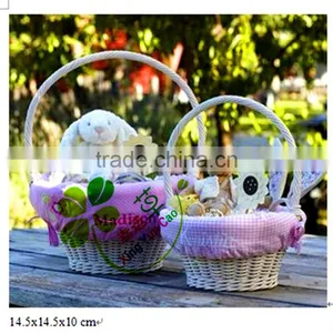Beautiful Christmas Decoration Wicker Gift Basket With Handle thumbnail-1