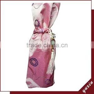 Top Quality Best-Selling New Style Silk Round Shaped Wine Cover WB1-002 thumbnail-1