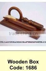 Magnifying Glass Wooden Base thumbnail-1