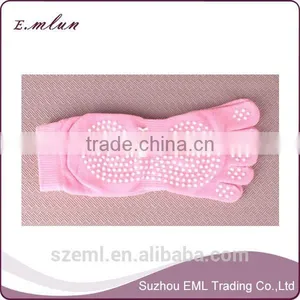 Non-slip Antibacterial Professional Yoga Five Fingers Socks thumbnail-1