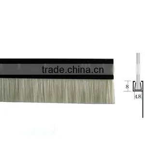 Plastic Base and Nylon Fiber Strip Brush thumbnail-1