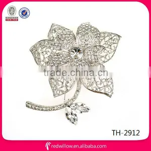 Manufacture Wholesale Crystal Rhinestone Flower Brooch for Wedding Invitation thumbnail-1
