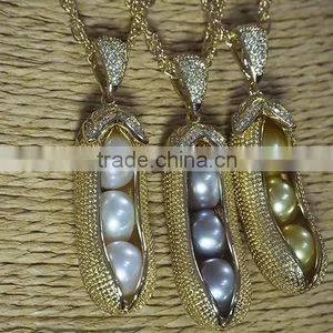 Peanut Pearl Pendant thumbnail-6