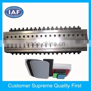 Custom Good Quality Grid Plate Plastic Extrusion Mould thumbnail-1