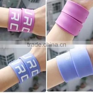 Fashion Silicone Eco-friendly Snap Bracelet Printing Logo Customized thumbnail-1