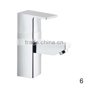 Kitchen Faucet thumbnail-1