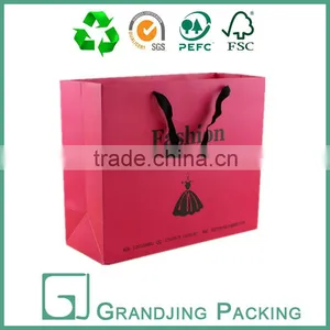 China Manufacturer Clothing Packaging Paper Bag With Logo Print thumbnail-1