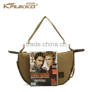 Novel Canvas Shoulder Bag Fashion Handbag Convert To A Backpack From A Shoulder Bag Pattern Shoulder Bag thumbnail-5