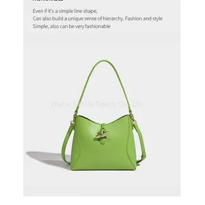 Women's Large Capacity Simple Bucket Bag Fashionable Shoulder Handbag thumbnail-3
