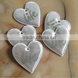 Cheap Custom Heart Shape Reflective Hanger Keychain Souvenir thumbnail-2