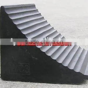 Heavy Duty Rubber Wheel Chock thumbnail-1