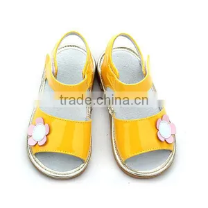 Guangdong Wholesale Factory Squeaky Sandals Fancy Baby Girls Shoes thumbnail-5