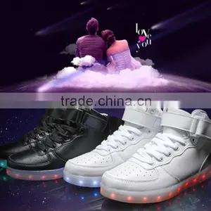 Comfort Stylish Casual Men Luminous Running LED Flash Shoes thumbnail-1