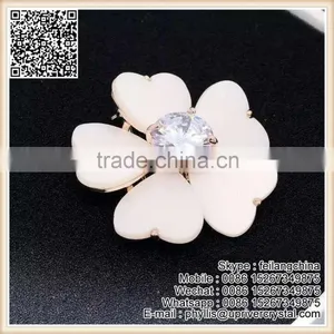 Manufacture Handmade Crystal Pink Flower Brooch For Wedding Party thumbnail-1