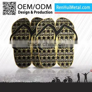 OEM/ODM 3d Custom Logo Sport Metal Coin Holder Keychain thumbnail-2