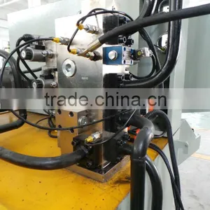 4 Columns Hydraulic Press Machine thumbnail-5