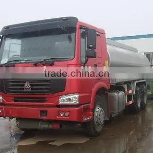 High-quality HOWO Oil Tank Transporting Truck 10 Wheels thumbnail-1