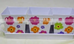 Metal Flower Planter With Tray thumbnail-3