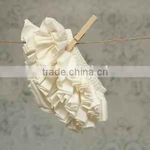 Hot Sale High Quality Childrens Boutique Clothing Baby Girl Short Hot Pants With Cake Candle Kids Lace Bloomer thumbnail-3