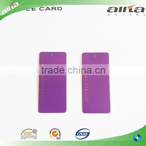 Factory Wholesale China Jeans Hang Tag Plastic Hang Tag With Your Images thumbnail-1