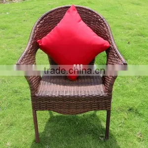 Hot Selling New Style Cheap Old Europe Style PE Rattan Garden Furniture Table Set thumbnail-2