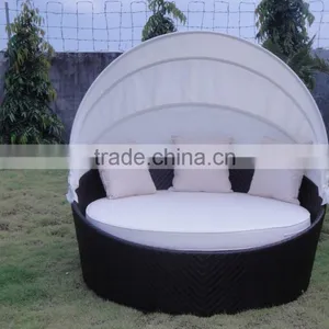 Outdoor Rattan Daybed thumbnail-3