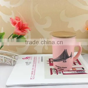 Color Glazed Ceramic Souvenir Mug With Bamboowood Lid thumbnail-1
