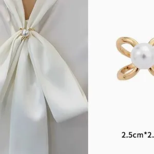 Fashonable Garment Brooch Wholesale in China With Low Price thumbnail-1