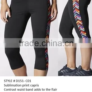 Printed Capri Tights thumbnail-1
