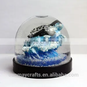 OEM Canada Vancouver Aquarium Souvenir Acrylic Snow Globe for Sale thumbnail-3