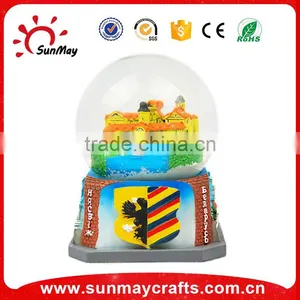 Polyresin Snow Globe for Christmas Decoration thumbnail-3