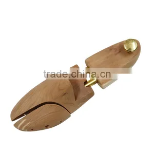 Hot Selling in European and American Aromatic Red Cedar Wood Type Shoe Stretcher With Good Scent thumbnail-6