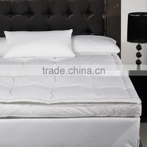 White Goose Down and Feather Filling Mattress Topper Mattress Pad thumbnail-4