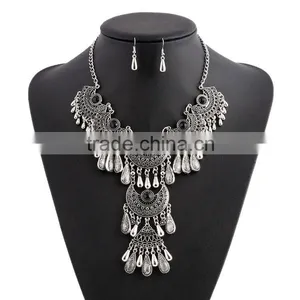 Vintage Flower Carved Hollow Bib Collar Droplets Pendant Gem Necklace Earrings Set thumbnail-2