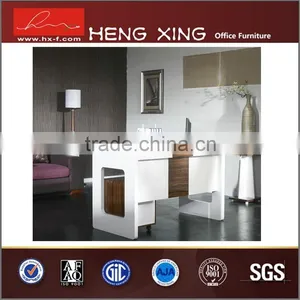 2015 New Design Color Blocking Cheap Computer Desk Price White Hign Gloss Computer Desk Table thumbnail-1