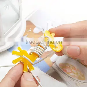 2016 Hot Selling Mini Giraffe Shape Silicone Rubber Headphone Cable Tidy Winder thumbnail-3