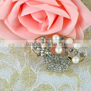 Wholesale Top Hat Crystal Brooch Pin With Pearl, Pearl Crystal Brooches, for Wedding Dress thumbnail-1