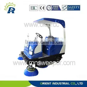 Germany Technology Imported Battery Use Riding Road Sweeper With Power Supply 36V thumbnail-1